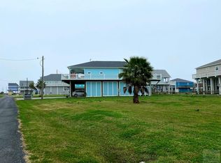 955 Palm Ridge Dr, Crystal Beach, TX 77650