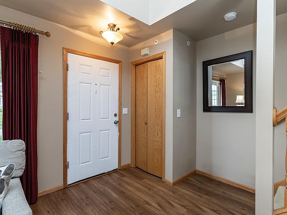 3rd image of 6822 Benton Cir #37