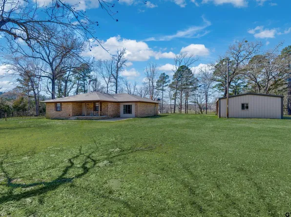 5730 E Fm 323, Palestine, TX 75801