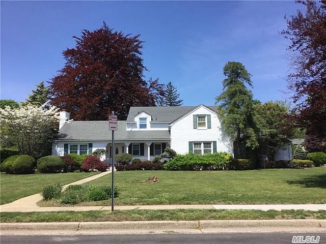 1st image of 7 Garden Pl
