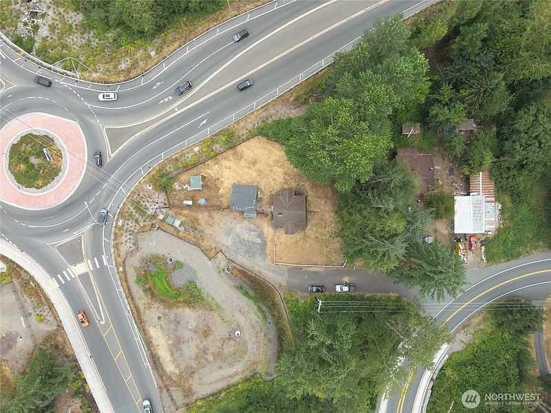 5th image of 2415 S Lake Stevens Road