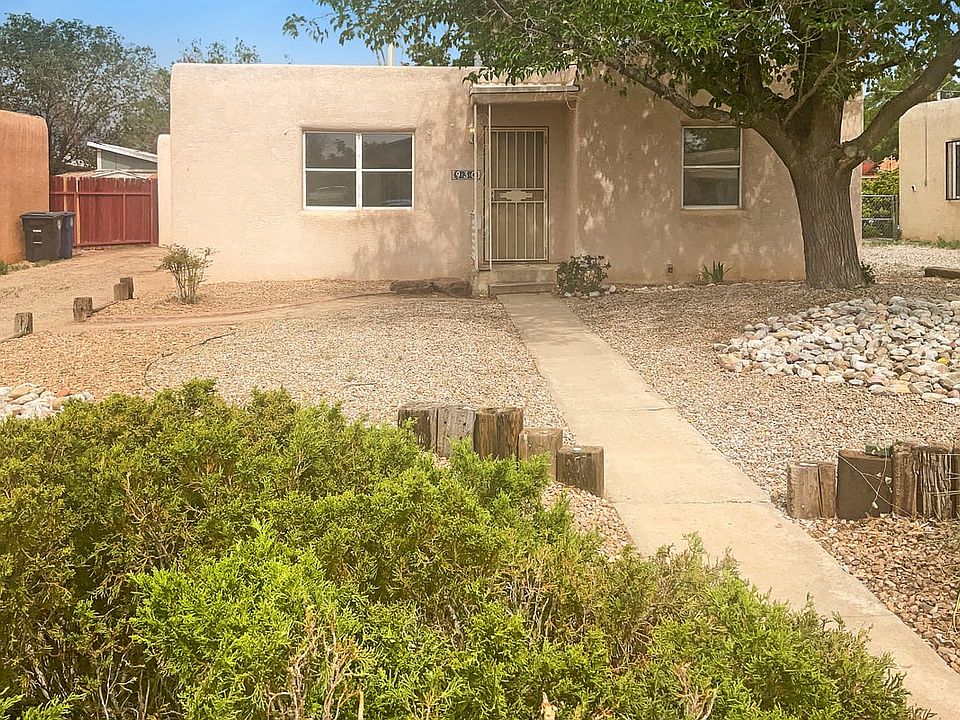 1st image of 937 Madeira Dr SE