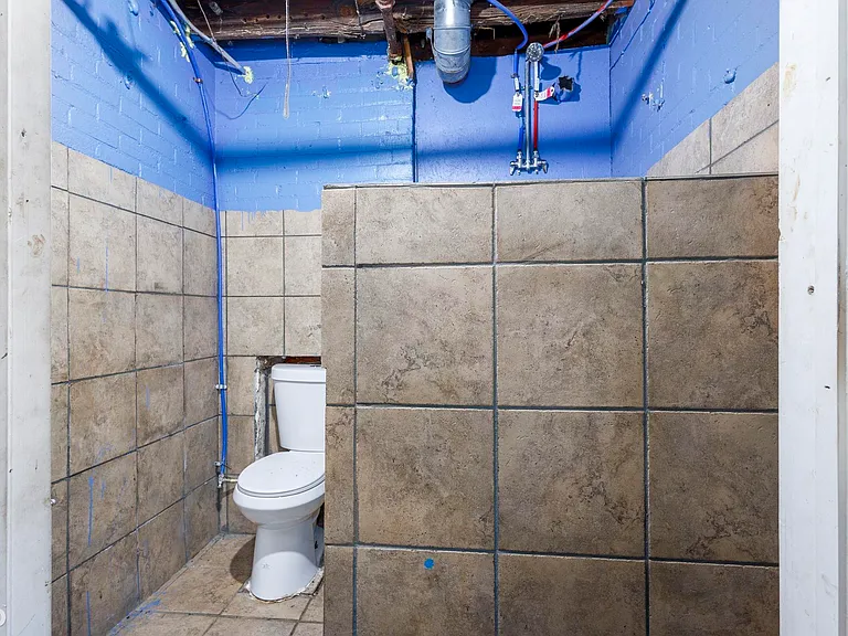5421 Toledo St — Photo 38