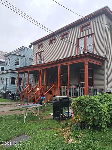2nd image of 288-290 Yates Street