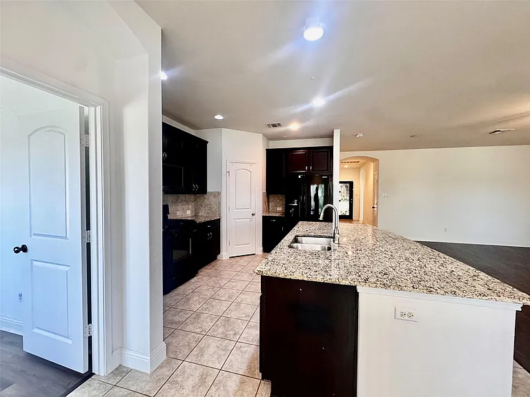3032 Angelina Ct — Photo 7