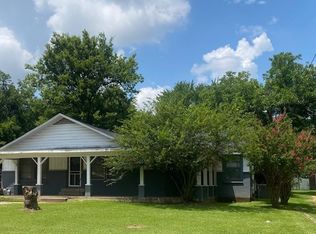 106 2nd St NW, Bogata, TX 75417