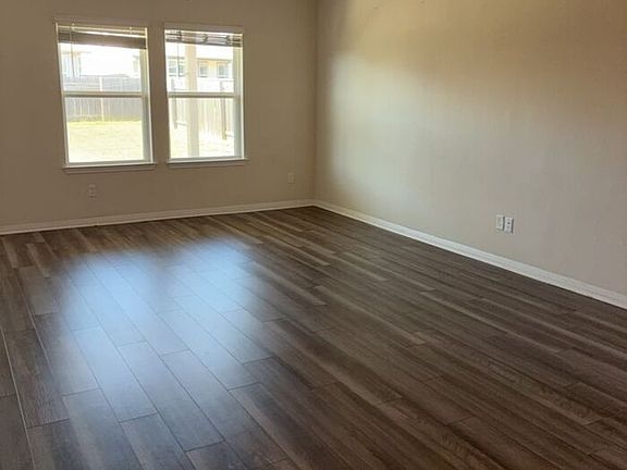 2nd image of 1011 Torre Mileto Way