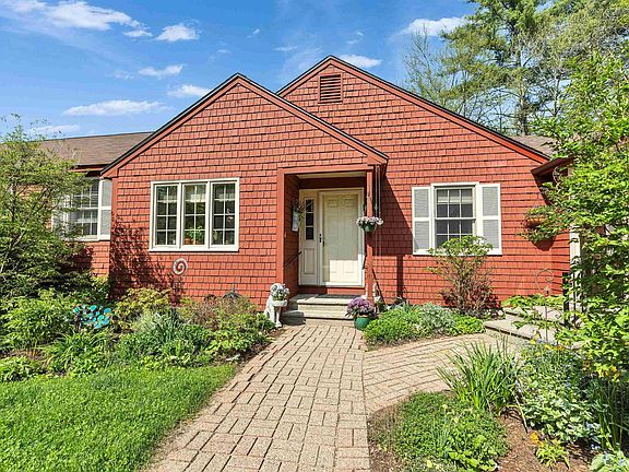 2nd image of 12 Colonial Square