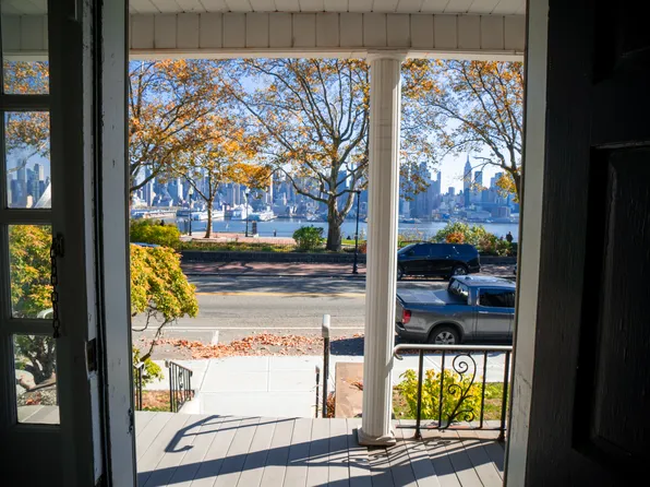 785-787 Boulevard East image 5 of 8