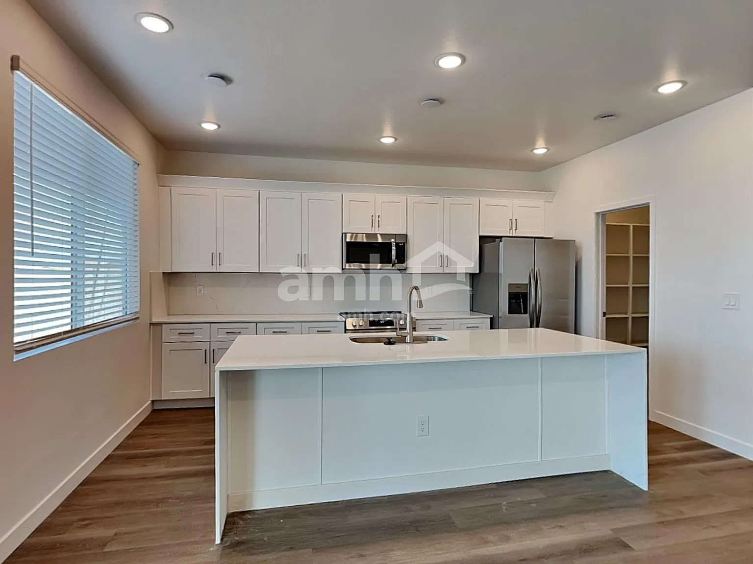 5 bed, 3.0 bath, 2506 sqft, $2,705 — Photo 4