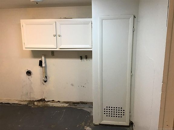 4th image of 303 N Kentucky St