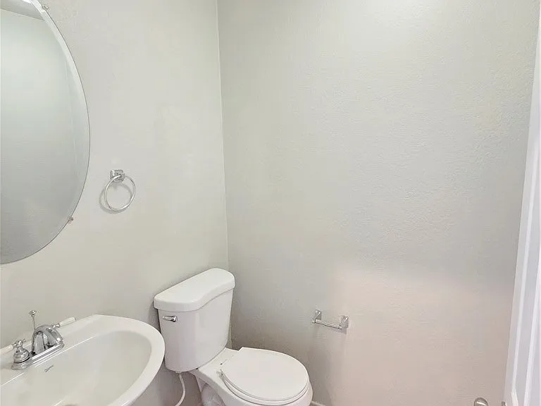 15338 Baxter St — Photo 9