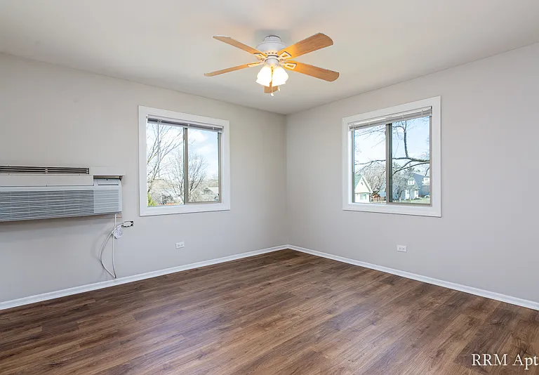 Pioneer Court Apartments — Photo 16