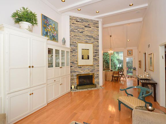 4th image of 2627 W Lake Park Ct