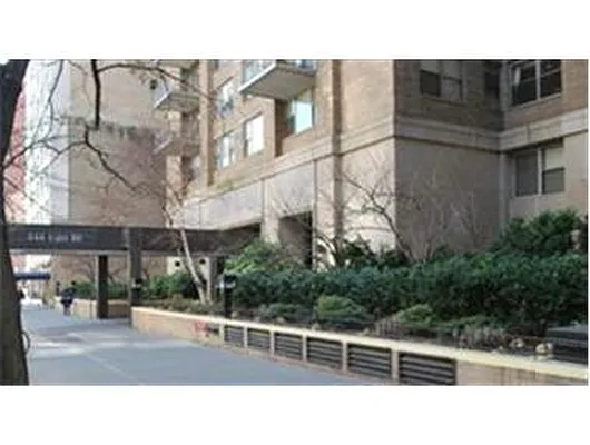 Sold by Douglas Elliman | media 21