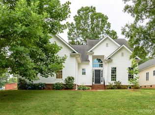 9319 Arbor Creek Dr, Charlotte, NC 28269