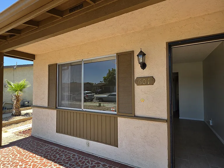 Corona St — Photo 13