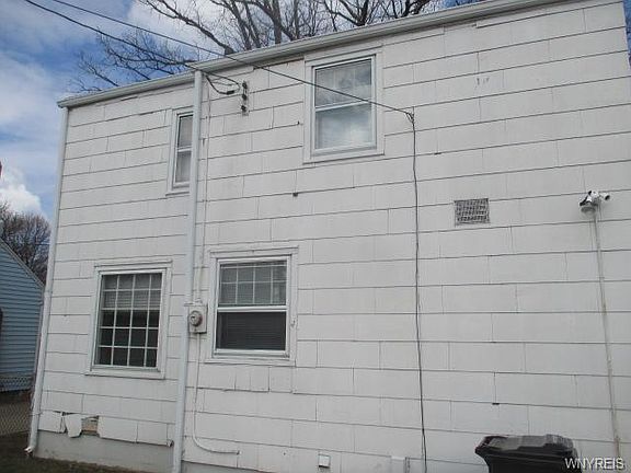 2nd image of 111 Gardenwood Ln