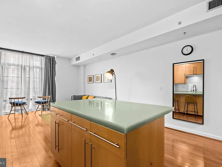 437 New York Ave NW #206 — Photo 6