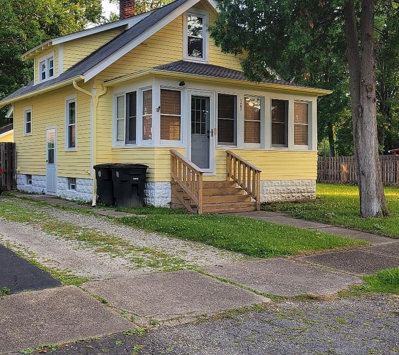 1st image of 1063 Riverview St NW