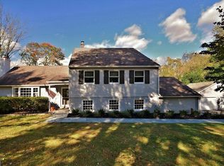 421 Toland Dr, Fort Washington, PA 19034