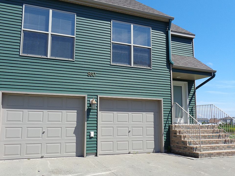 1st image of 860 37th Ave S APT 1
