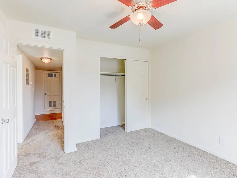 Union Square Apartments — Photo 12