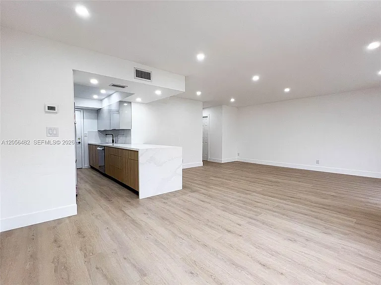 17911 NW 68th Ave #O207 — Photo 6