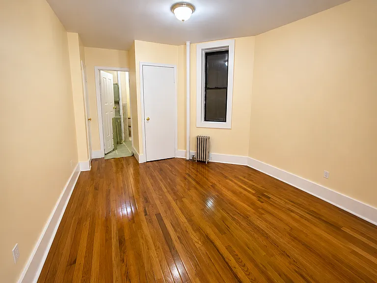 693 10th Ave #3FN — Photo 4