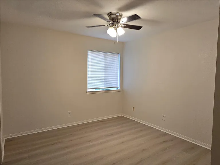 3434 Streamside Ln — Photo 21