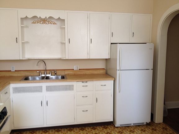 Kitchen, sink, counter, refrigerator