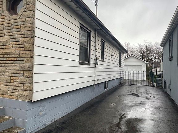 3rd image of 2040 Barton St E