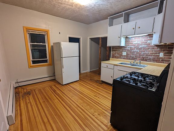 4th image of 25 Kenyon St Floor 2