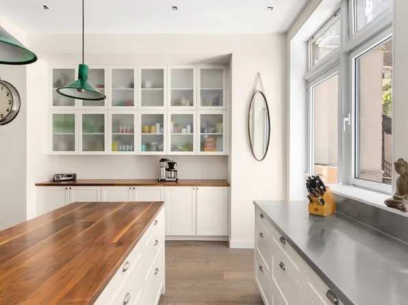 308 East 30th Street image 6 of 21