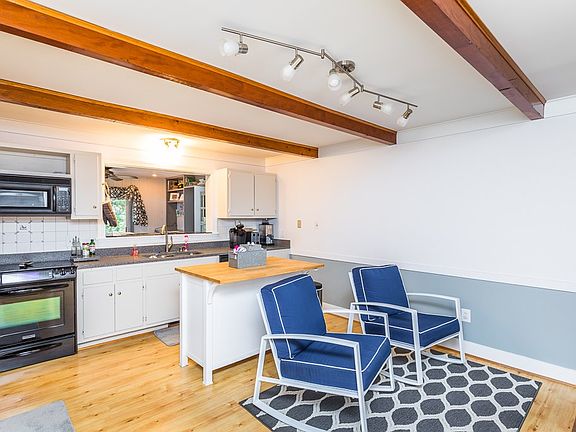 3rd image of 120 College Ave