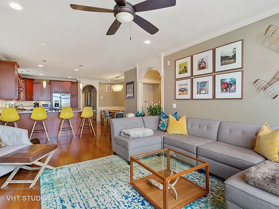 3rd image of 6121 N Winthrop Ave APT 4N