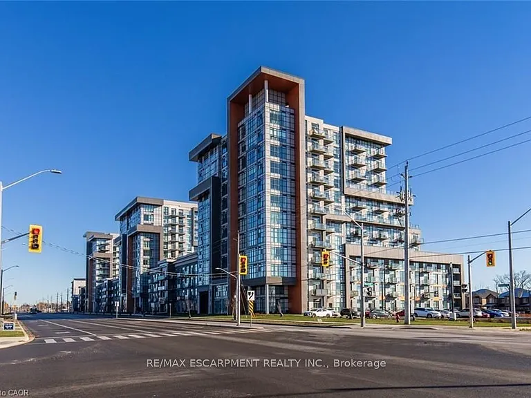 470 Dundas St E #326 — Photo 1