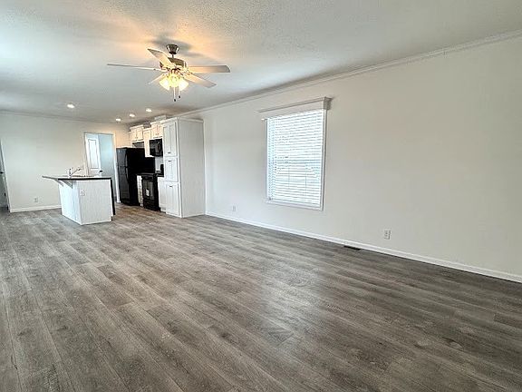 3rd image of 24078 Chippewa Dr