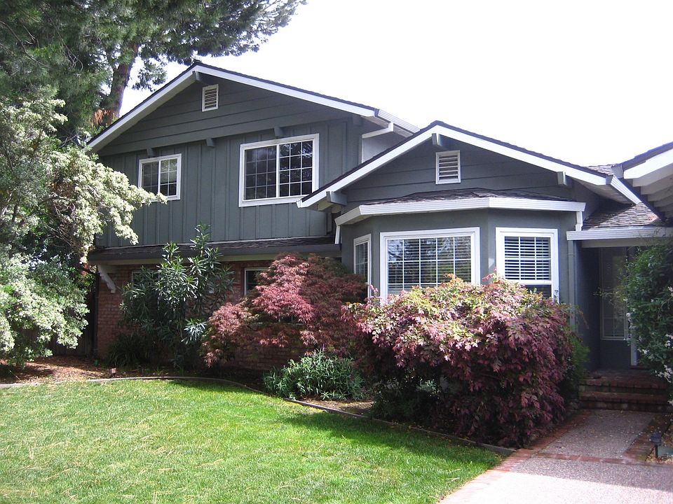 1st image of 525 Chesley Ct