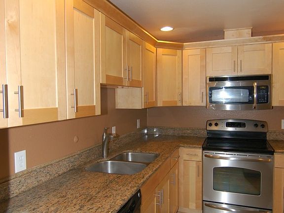 5th image of 415 Healy Avenue S