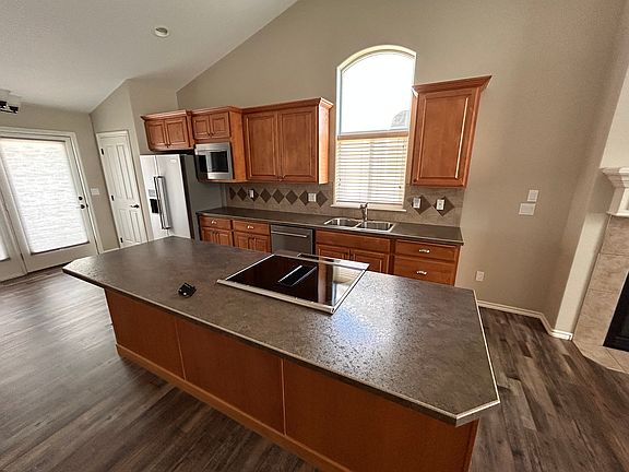 4th image of 1022 S 88th Ave