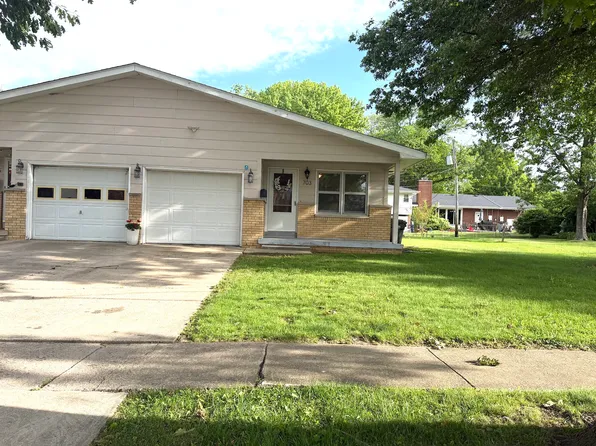 703 E Harding Dr, Urbana, IL 61801