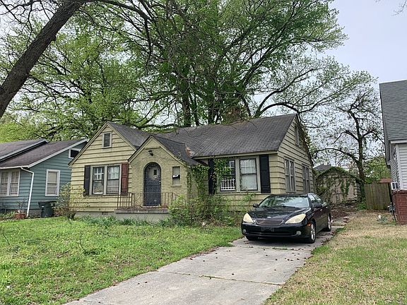 2nd image of 915 Maury