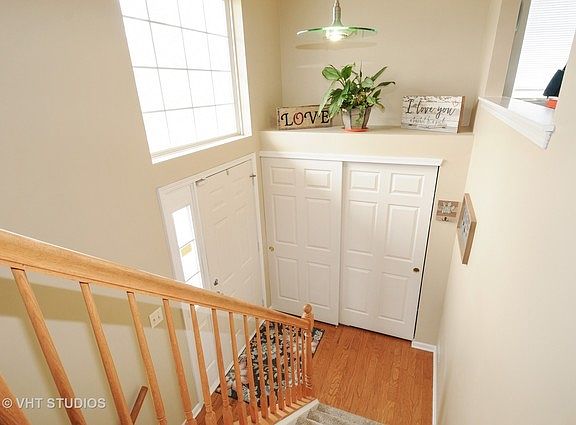 2nd image of 614 E Victoria Cir