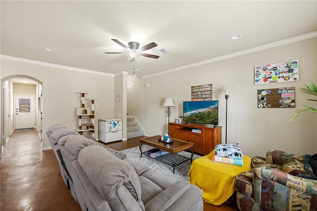 4 bed, 1821 sqft, $650 — Photo 3