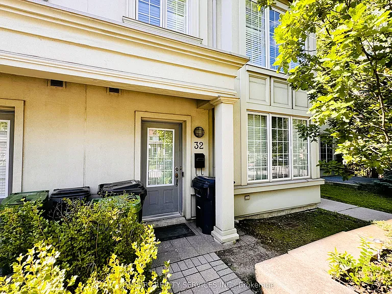 32 Glendora Ave — Photo 2
