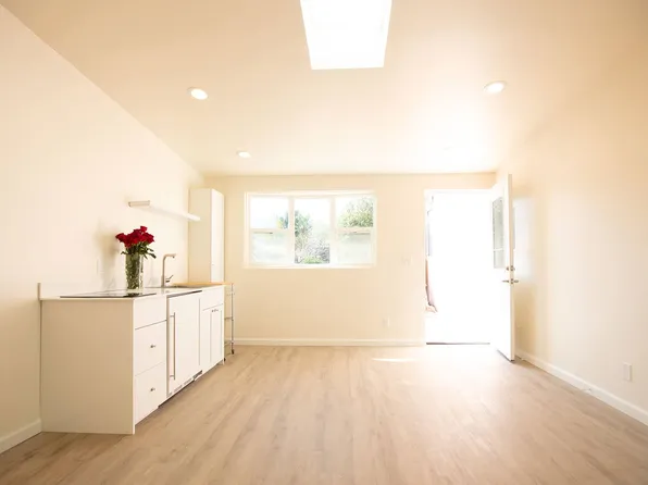 1105 Del Sol Ave, Santa Barbara, CA 93109