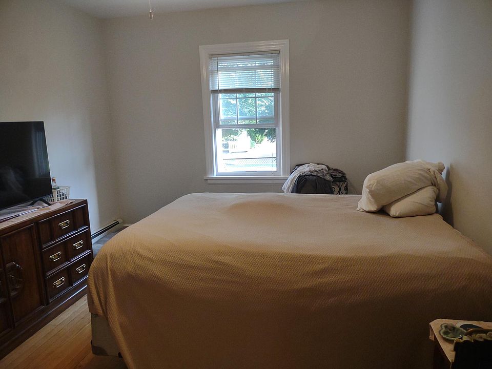 2nd image of 1609 Elgin Ave