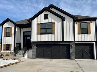 1014 NW 94th Ter, Kansas City, MO 64155