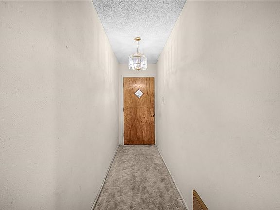 4th image of 601 State St
